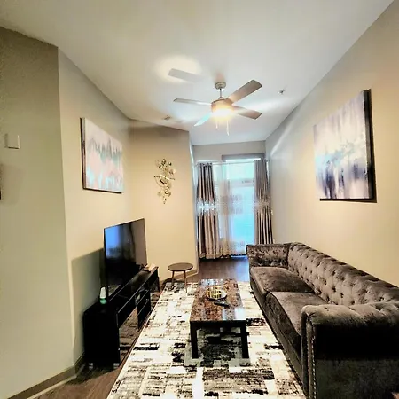 Stylish 1br Uptown