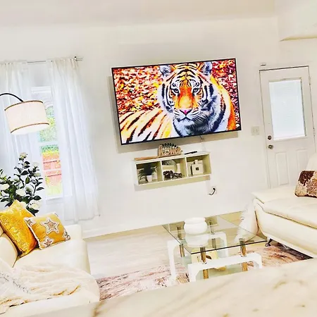 Christmas 3br , King And Queen Beds , Uptown Charlotte