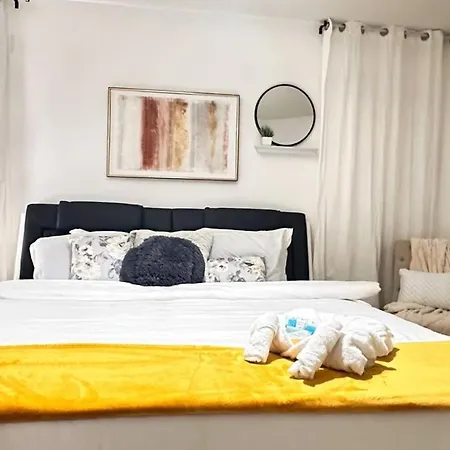 Christmas 3br , King And Queen Beds , Uptown Holiday home Charlotte