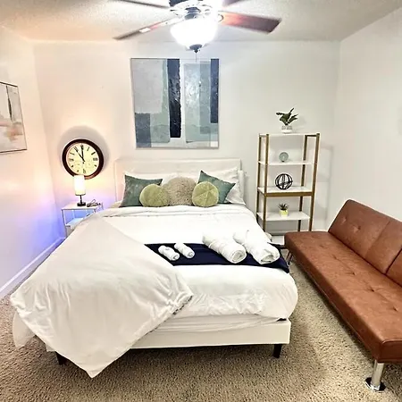 Christmas 3br , King And Queen Beds , Uptown Holiday home Charlotte