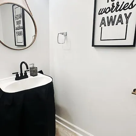 Christmas 3br , King And Queen Beds , Uptown *