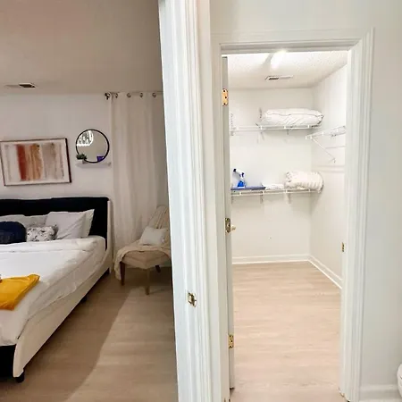 Christmas 3br , King And Queen Beds , Uptown