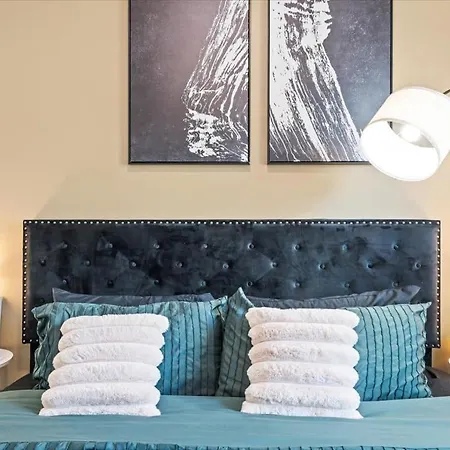 3br Townhouse King Bed Backyard Airport * Charlotte