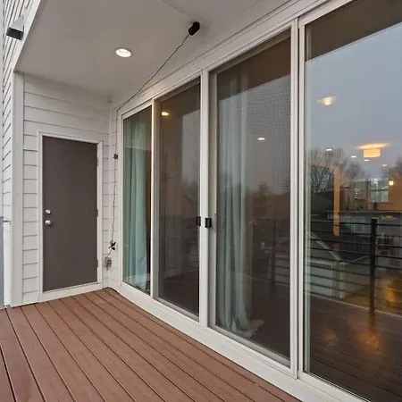 3br Townhouse King Bed 2441 Sq Ft Uptown Clt Holiday home
