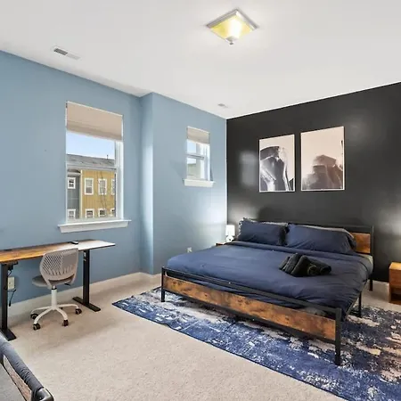Holiday home 3br Townhouse King Bed 2441 Sq Ft Uptown Clt *