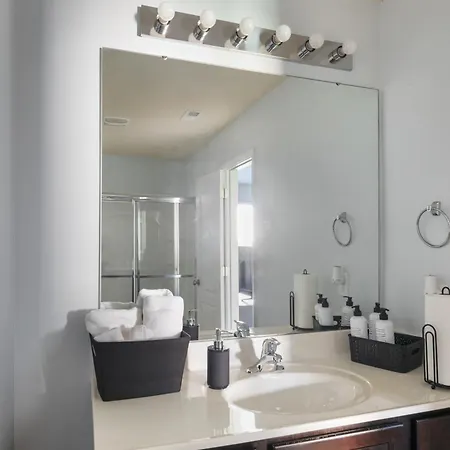 Holiday home Relaxing Away From In The Qc! - Laxstays Charlotte