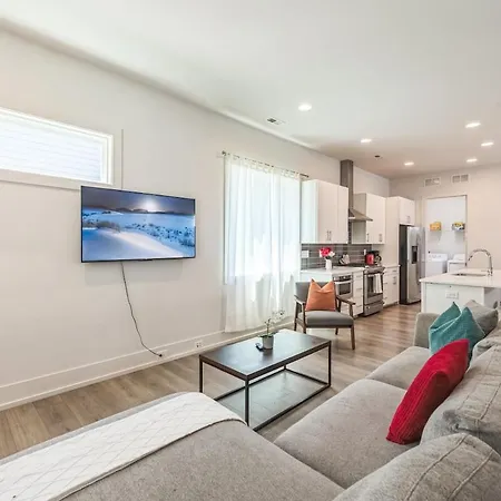 Holiday home Queen 4br 3ba Retreat *