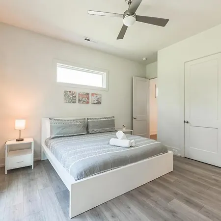 Queen 4br 3ba Retreat