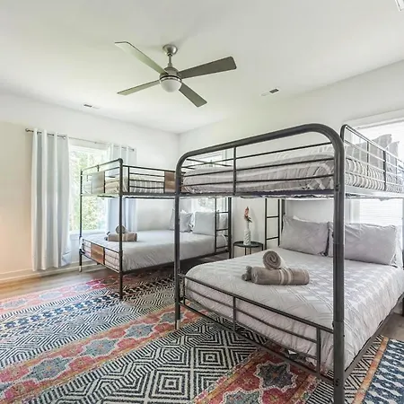 Queen 4br 3ba Retreat *