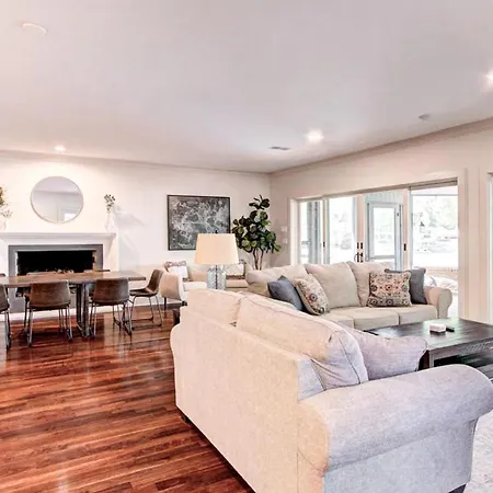 Paradise Point Holiday home