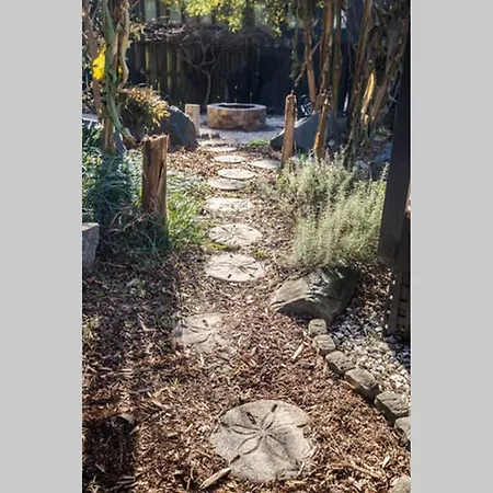 Large Beautiful Sleeps 16+ Apartment