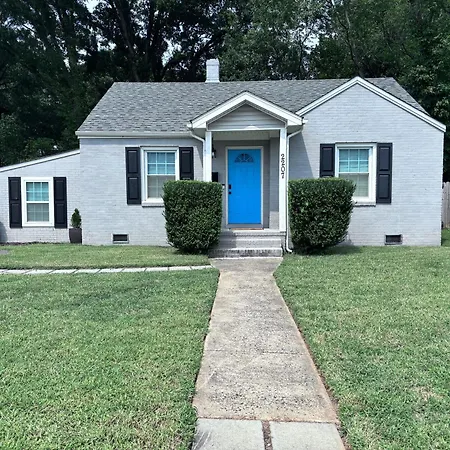 Charming 3 Bdrm In - 1 Mile To Uptown Holiday home
