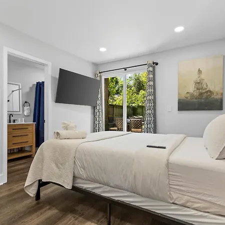4br Bright And Modern - Close To Everything Holiday home *