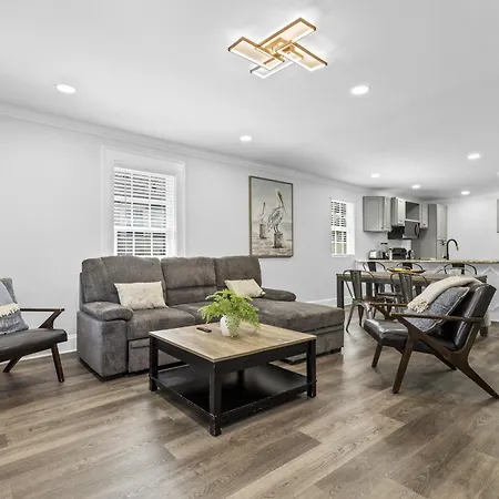 4br Bright And Modern - Close To Everything Holiday home *