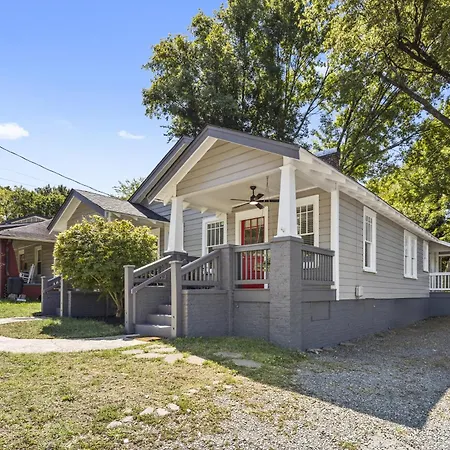 4br Bright And Modern - Close To Everything Holiday home