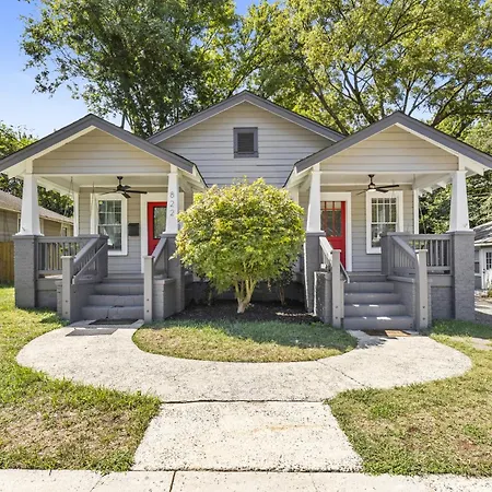 Holiday home 4br Bright And Modern - Close To Everything