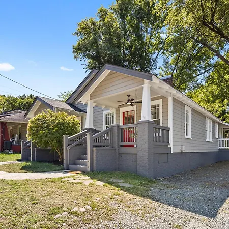 4br Bright And Modern - Close To Everything Holiday home Charlotte