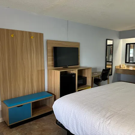 Days By Wyndham Motel Charlotte