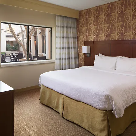 Courtyard Arrowood Charlotte