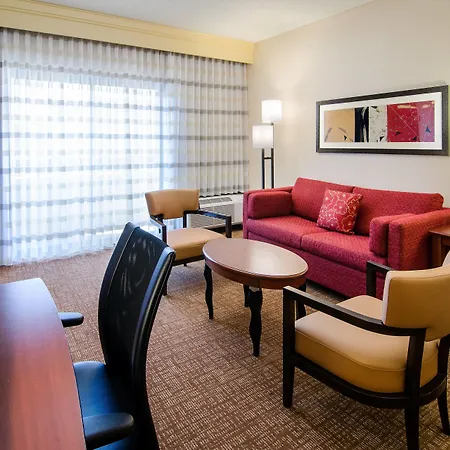 Courtyard Arrowood 3*