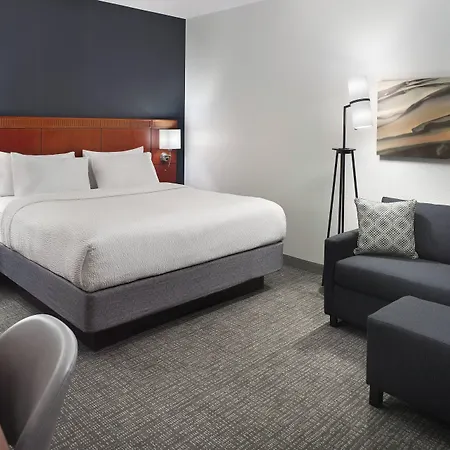 Courtyard Arrowood 3*