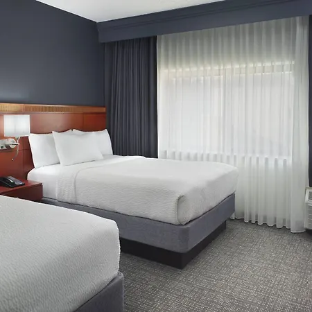 Hotel Courtyard Arrowood 3*
