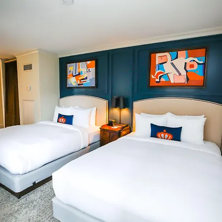 Dunhill Hotel 4*