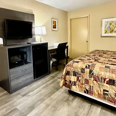 Days By Wyndham Northlake Motel 2*