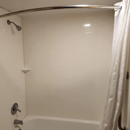 Days By Wyndham Northlake Motel 2*