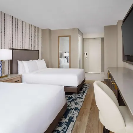 Doubletree By Hilton Center