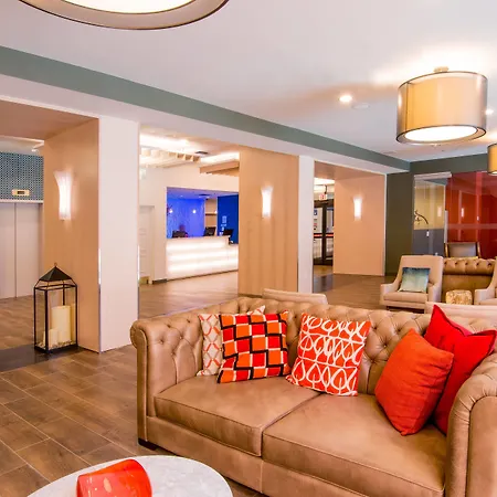 Fairfield & By Marriott Uptown Hotel