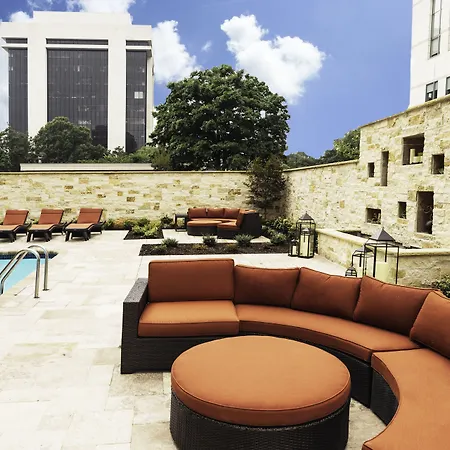 Fairfield & By Marriott Uptown Hotel 3*