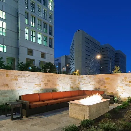 Hotel Fairfield & By Marriott Uptown 3*
