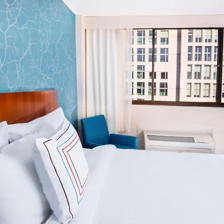 Hotel Fairfield & By Marriott Uptown 3*