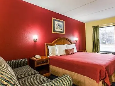 Rodeway North End Inn