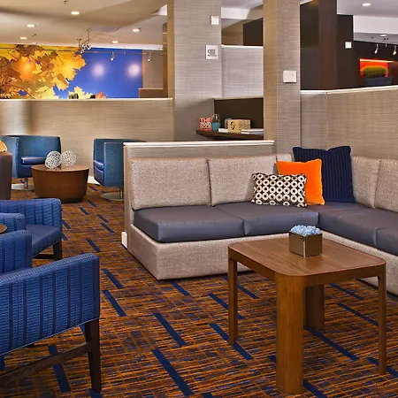 Courtyard Southpark 3*