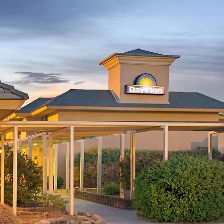 Days By Wyndham Charlotte/woodlawn Near Carowinds 2*