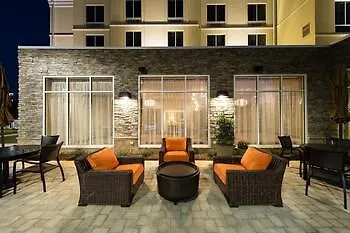 Hilton Garden Airport 3*