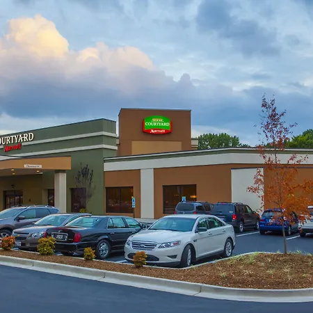 Courtyard By Marriott Airport Loso 3*