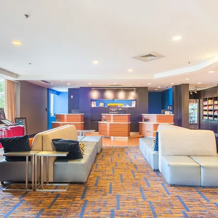 Courtyard By Marriott Airport Loso Hotel