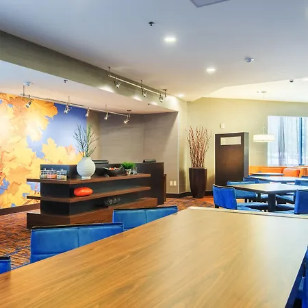 Courtyard By Marriott Airport Loso Hotel