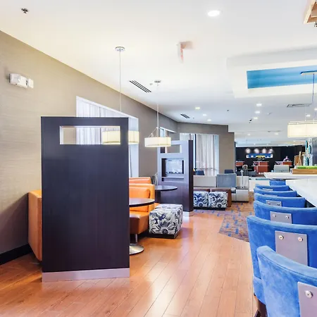 Courtyard By Marriott Airport Loso
