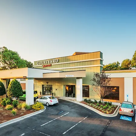Hotel Courtyard By Marriott Airport Loso 3*