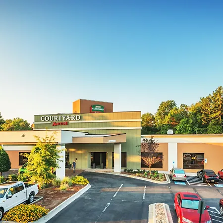 Courtyard By Marriott Airport Loso Hotel 3*