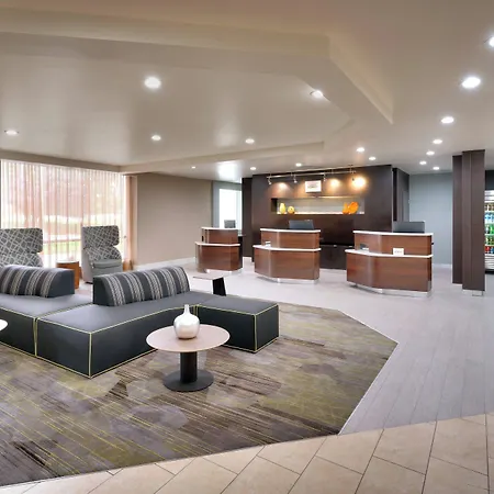 Courtyard By Marriott Airport Loso 3*