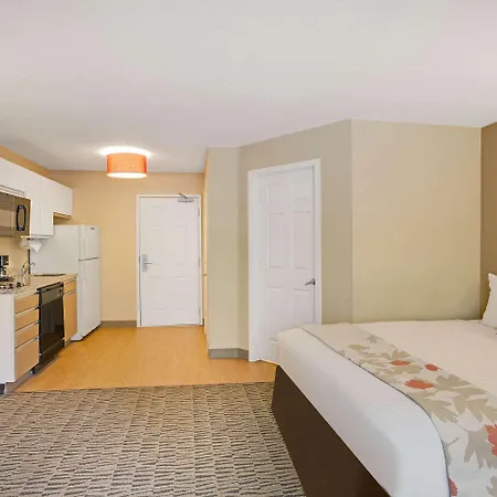 Mainstay - Executive Park 3*