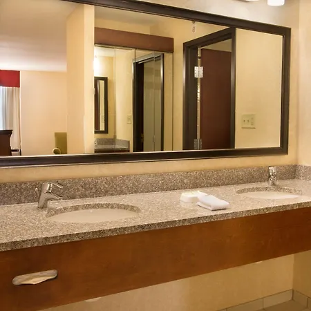 Hotel Drury & Place Charlotte