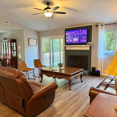 Charming Near Uptown Holiday home *
