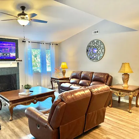 Charming Near Uptown Holiday home