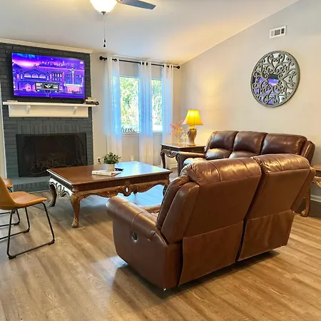 Holiday home Charming Near Uptown *